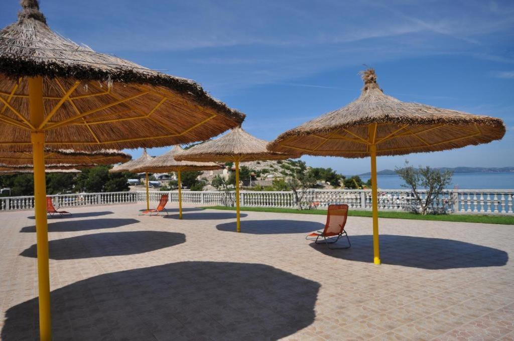 Fjaka Luxury Mobile Home - Oaza Mira Camping Croatia Drage Exterior photo