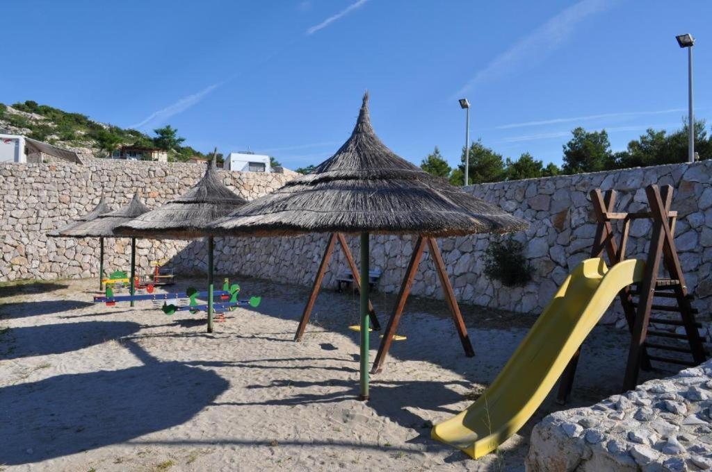Fjaka Luxury Mobile Home - Oaza Mira Camping Croatia Drage Exterior photo