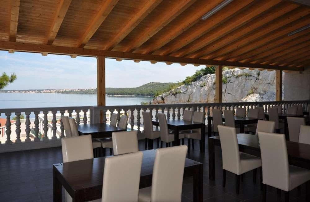 Fjaka Luxury Mobile Home - Oaza Mira Camping Croatia Drage Exterior photo